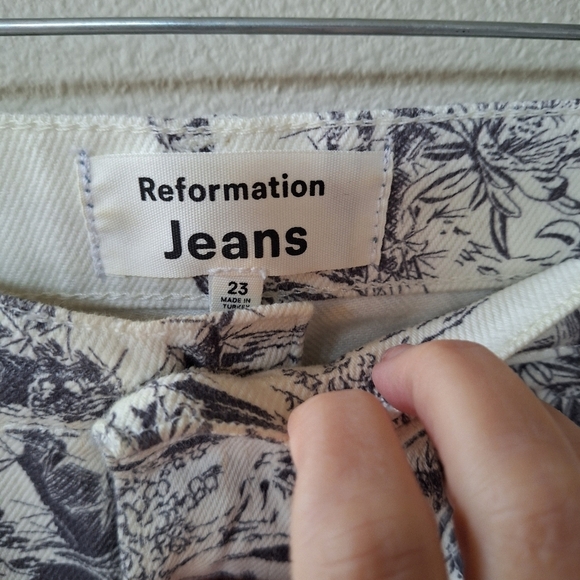 Reformation Oasis High Rise Straight Button/Fly Desert Jeans Womens Size 23 - Picture 2 of 9